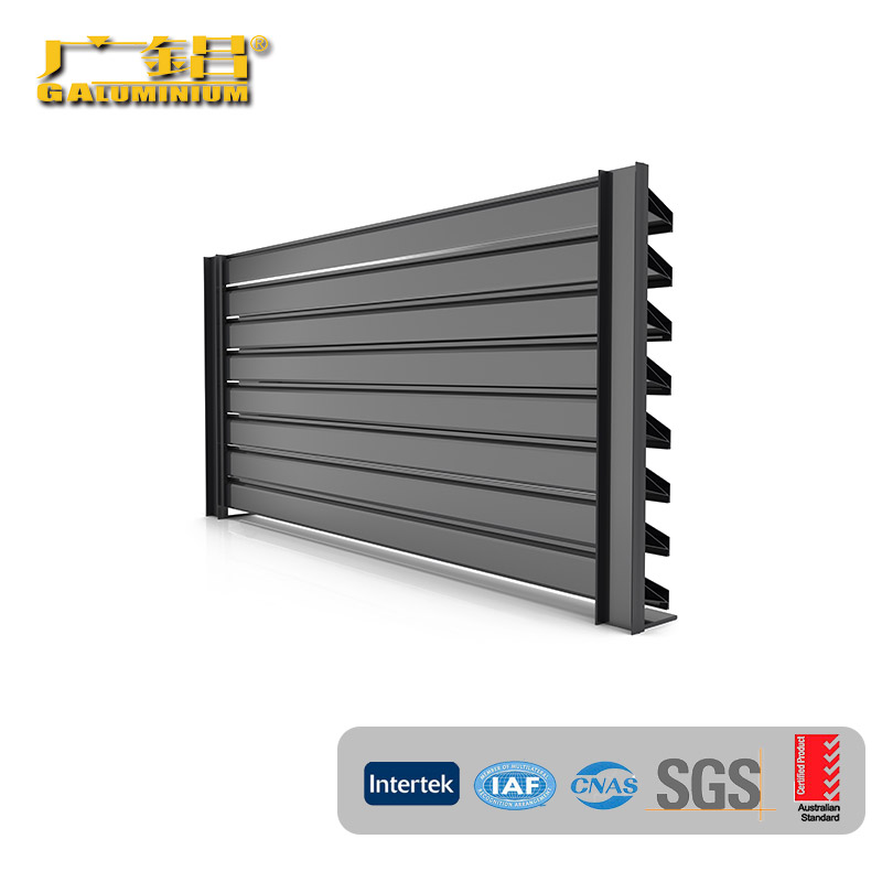 Jendela Louvers Aluminium Sederhana Lan Awet Perak